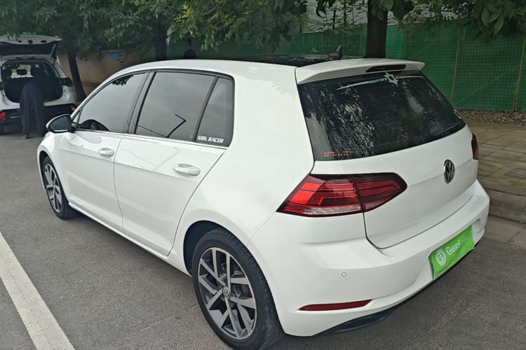 Volkswagen Golf 2020 car image #5