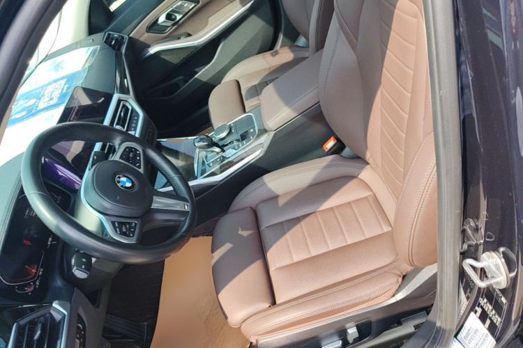 BMW 3 Series 2020 car image #15