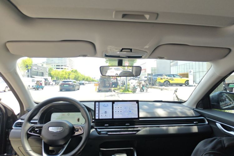 GEELY Emgrand 2025 car image #20