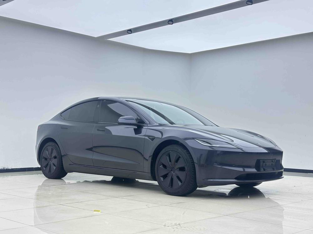 Tesla Model 3 2025 car image #3