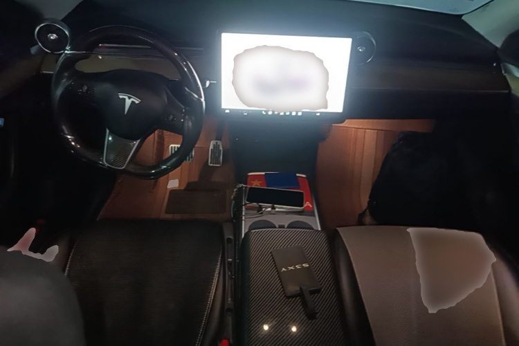Tesla Model Y 2023 car image #10