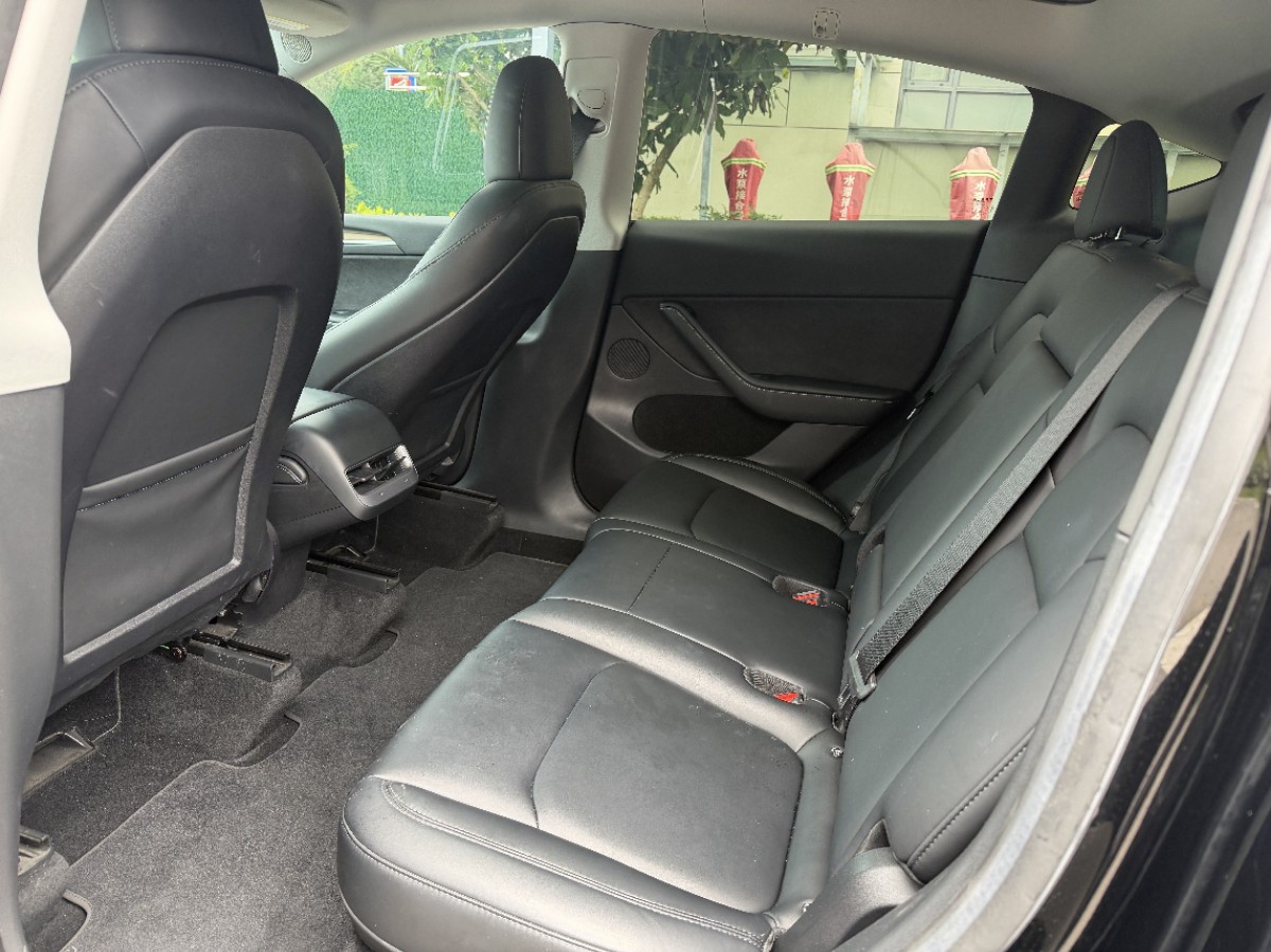 Tesla Model Y 2023 car image #4
