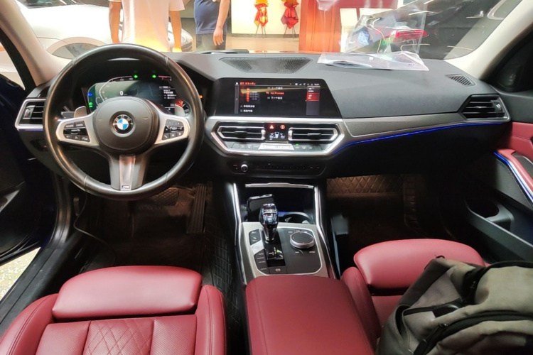 BMW 3 Series 2022 car image #10