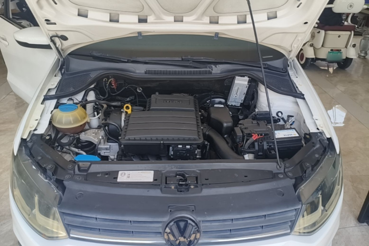 Volkswagen Polo 2014 #20 Volkswagen Polo 2014 car image #20