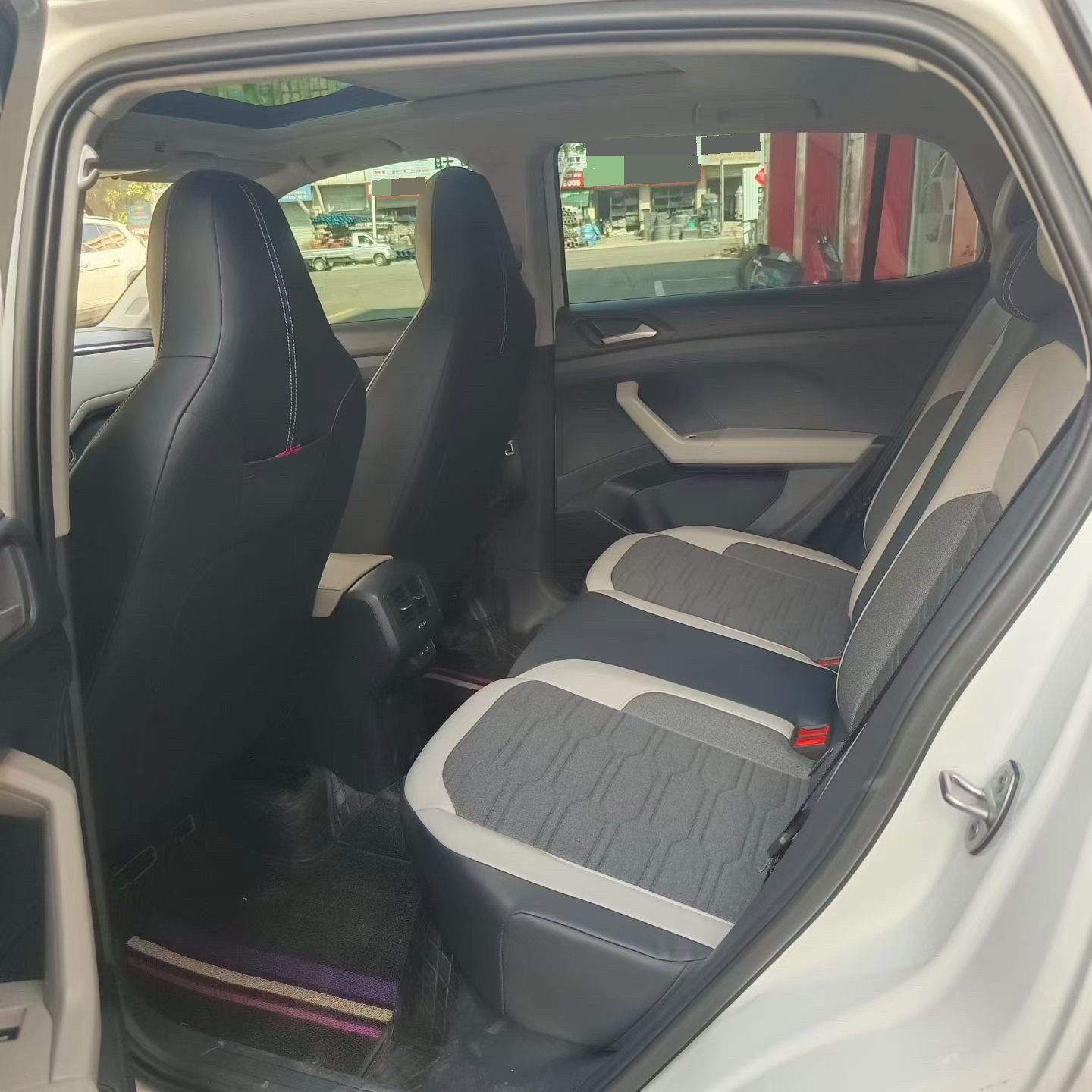 Volkswagen Tharu 2026 immagine di auto #6