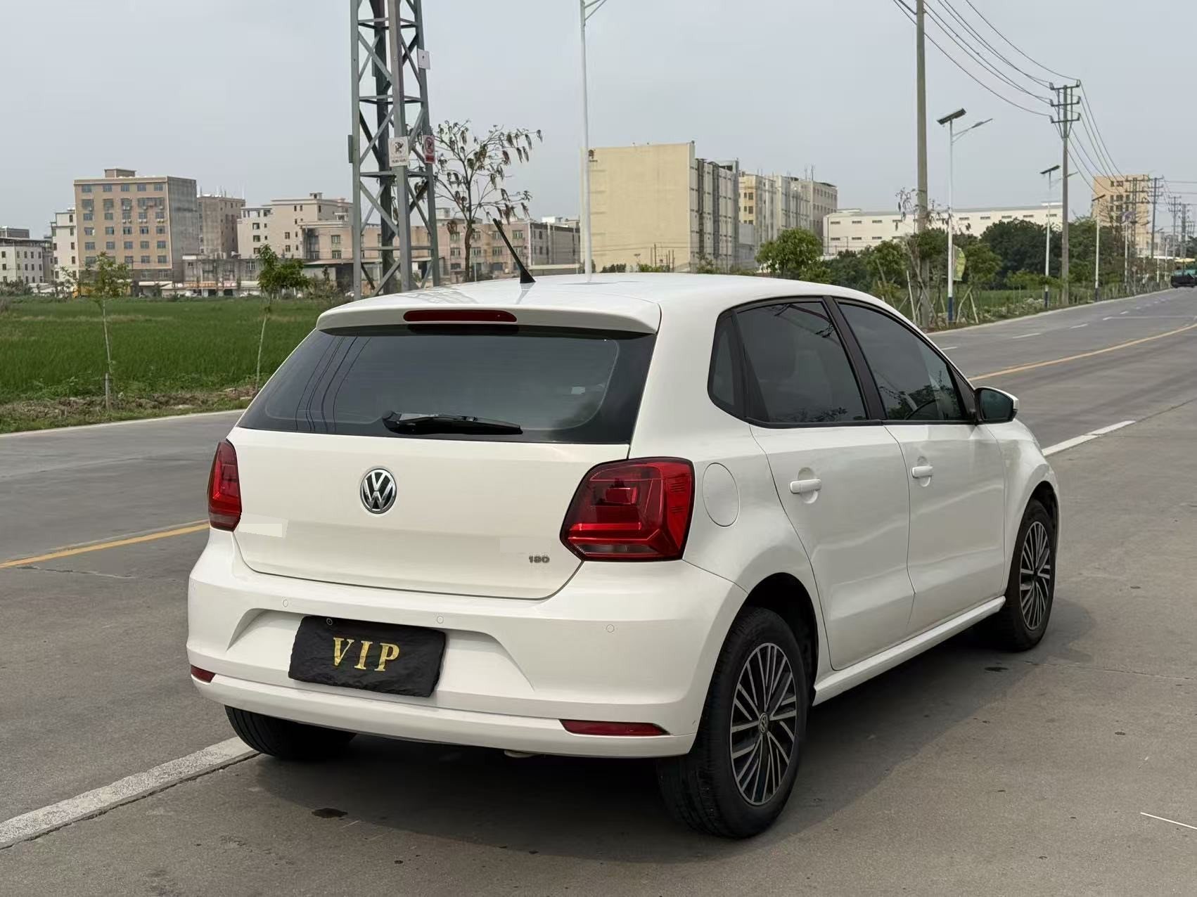 Volkswagen Polo 2017 car image #3