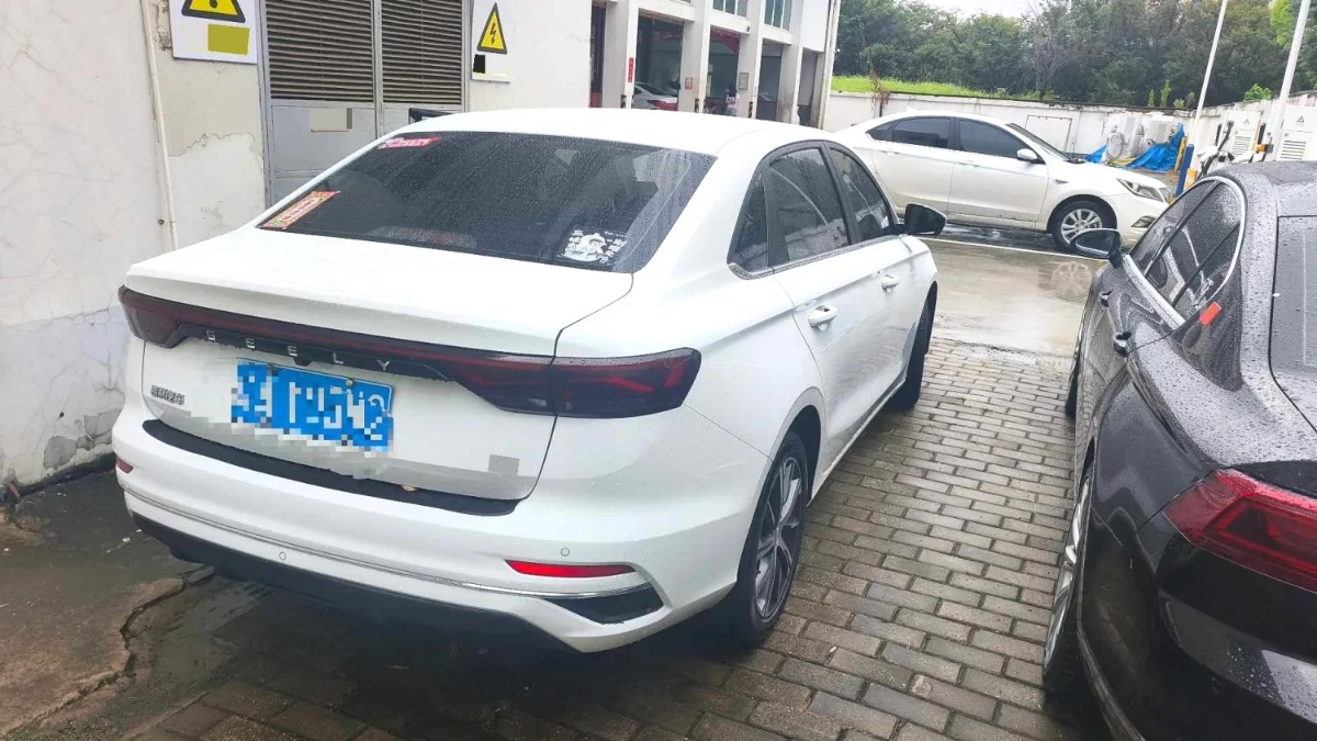 GEELY Emgrand 2022 car image #10