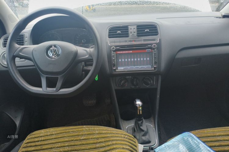 Volkswagen Polo 2016 car image #11