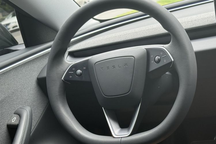 Tesla Model 3 2024 #15 Tesla Model 3 2024 car image #15