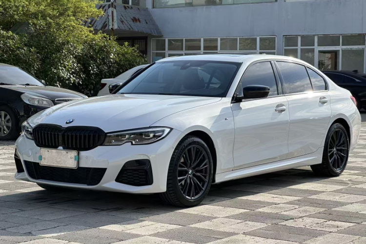 BMW 3 Series 2021 car image #2