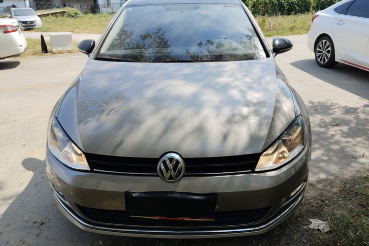 Volkswagen Golf 2017 car image #3