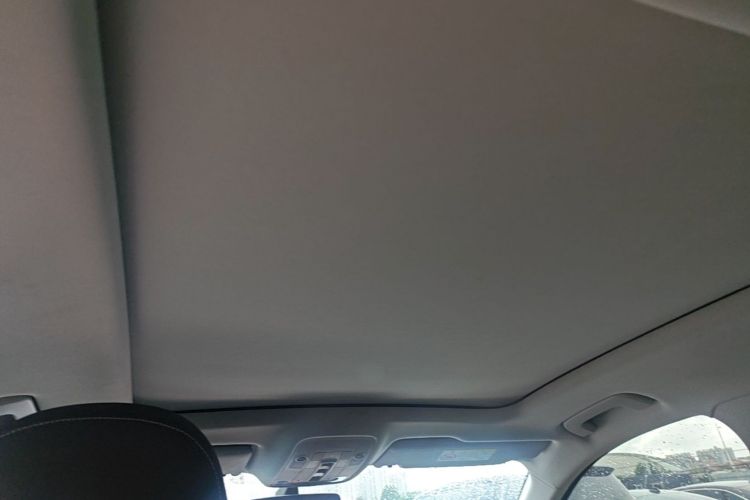 Audi Q3 2021 car image #18
