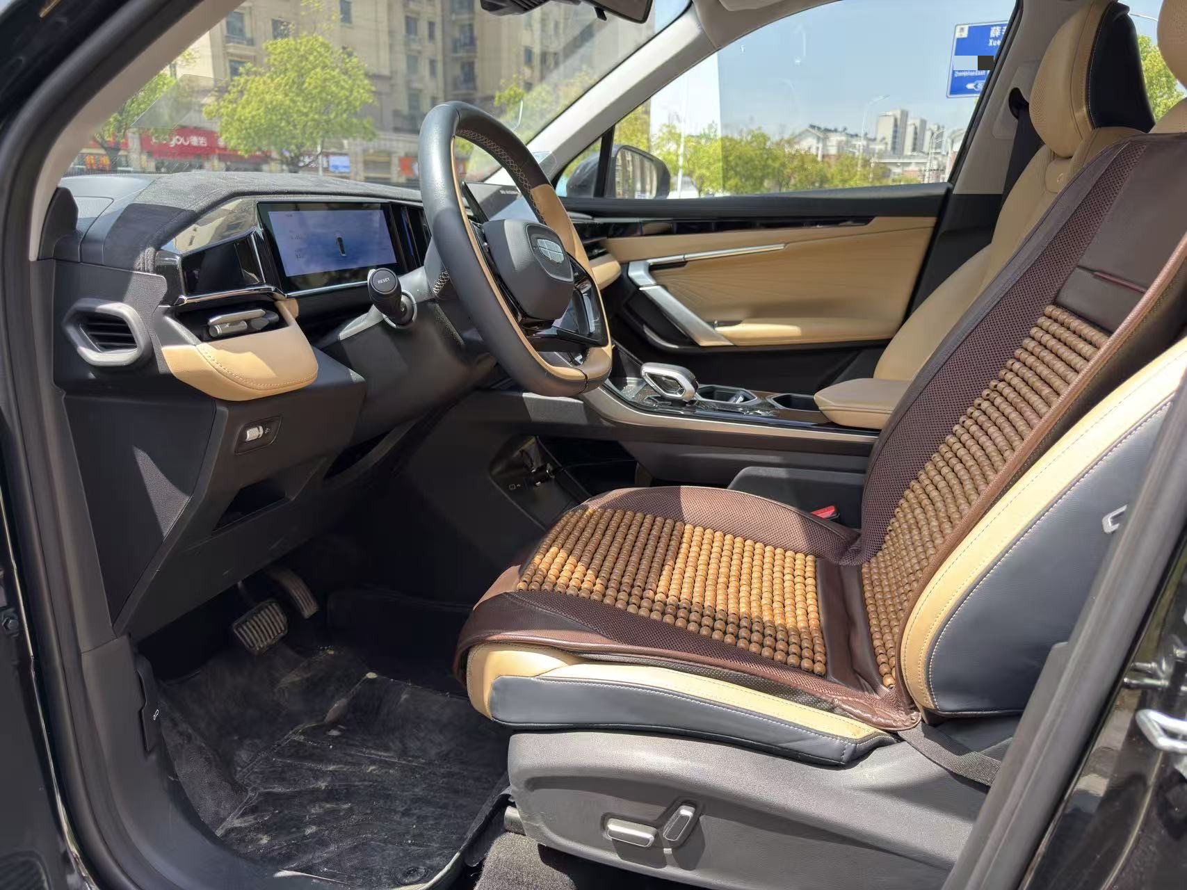 GEELY Boyue L 2023 car image #4