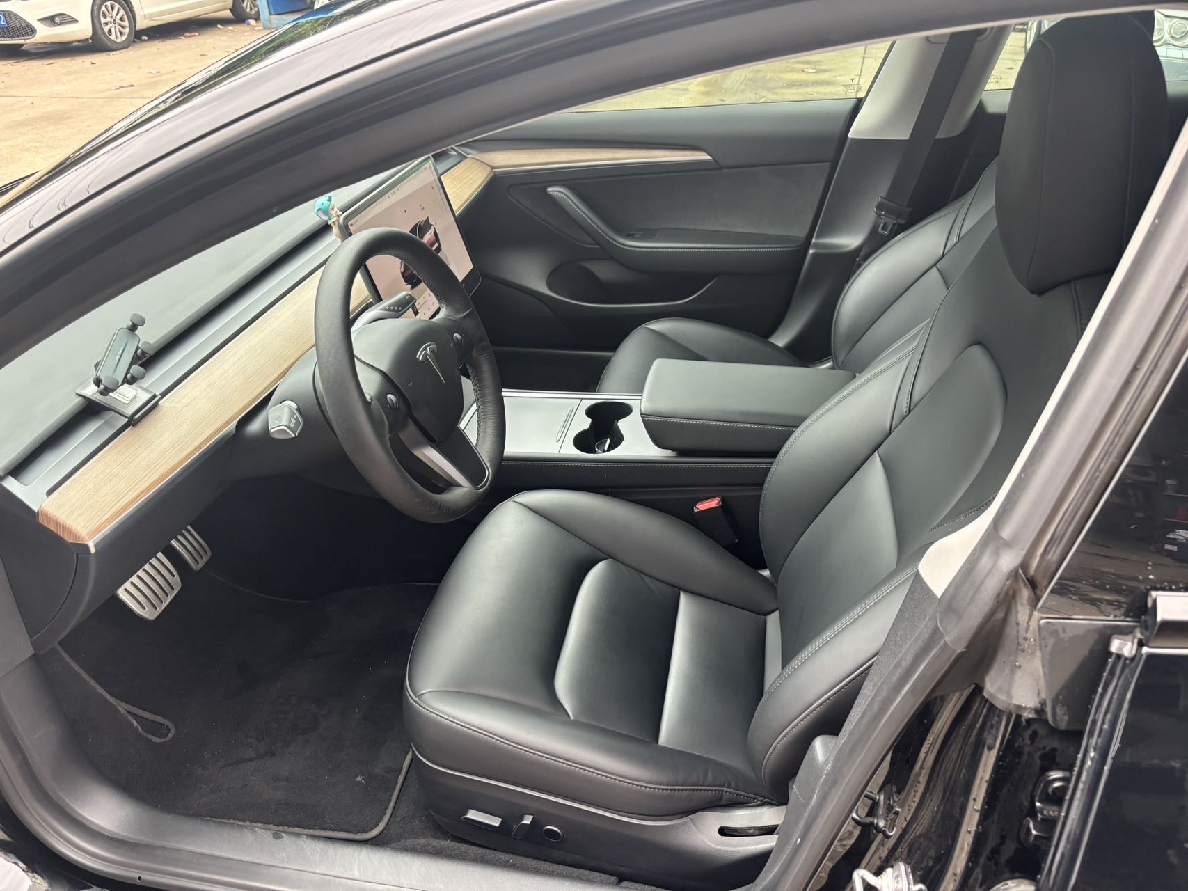 Tesla Model 3 2022 car image #6