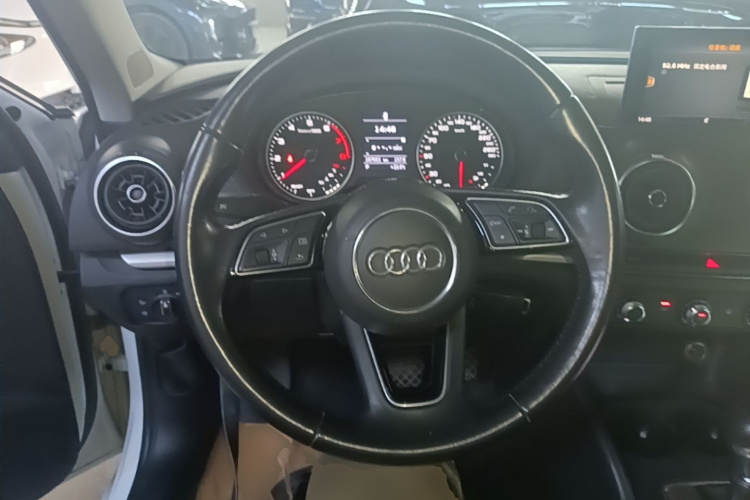 Audi A3 2018 car image #15