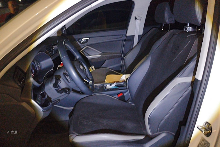 Audi Q3 2021 car image #17