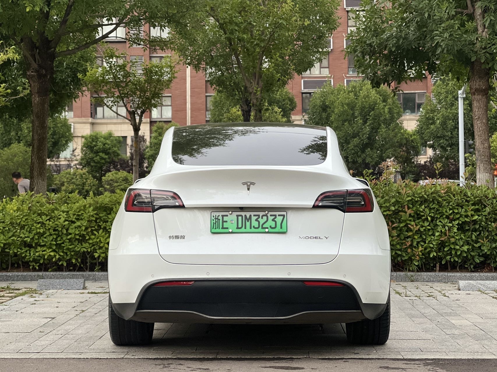 Tesla Model Y 2022 car image #8