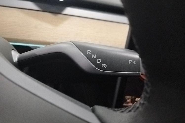 Tesla Model Y 2022 #14 Tesla Model Y 2022 car image #14