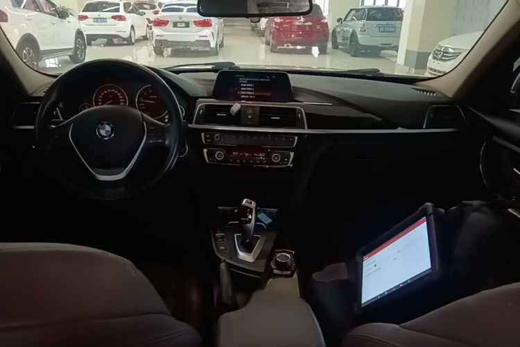 BMW 3 Series 2018 #10 BMW 3 Series 2018 car image #10