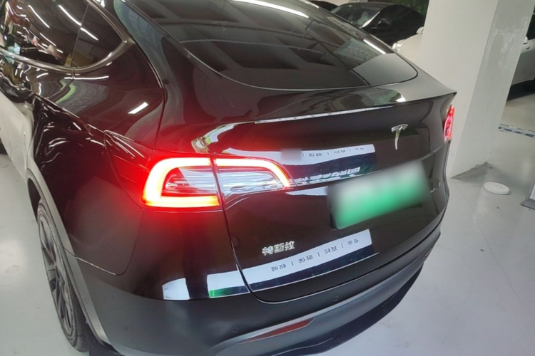 Tesla Model Y 2023 #4 Tesla Model Y 2023 car image #4