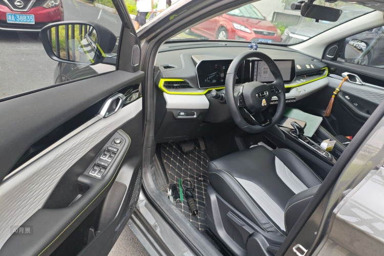 GEELY Coolray 2023 car image #18