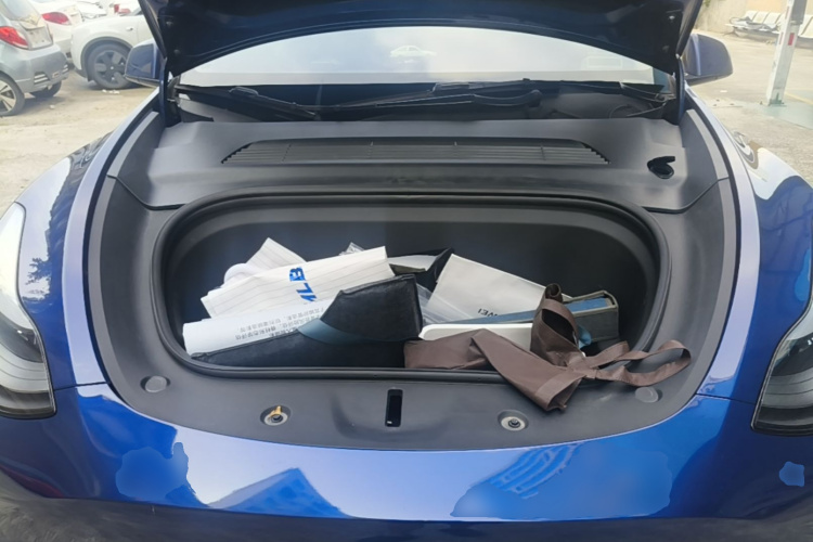 Tesla Model Y 2022 #25 Tesla Model Y 2022 car image #25