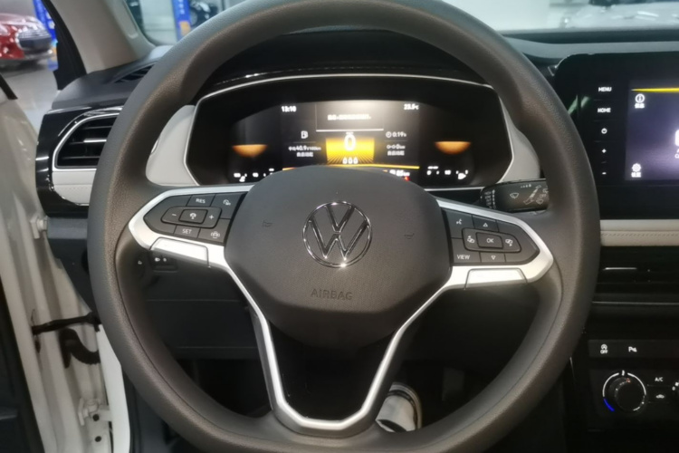 Volkswagen Tharu 2025 #11 Volkswagen Tharu 2025 car image #11