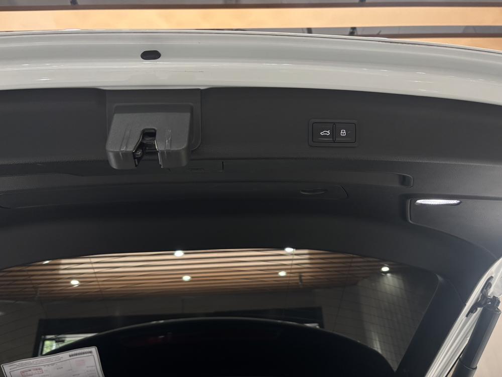 Audi Q3 2022 car image #13