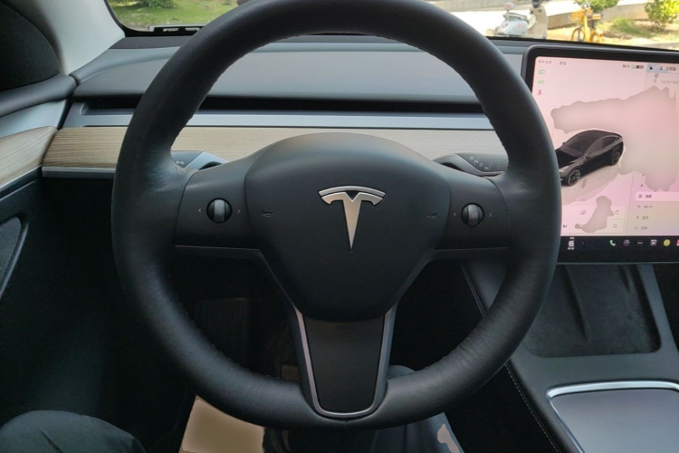 Tesla Model Y 2022 #11 Tesla Model Y 2022 car image #11