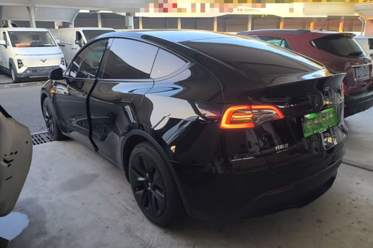 Tesla Model Y 2022 صورة سيارة #5