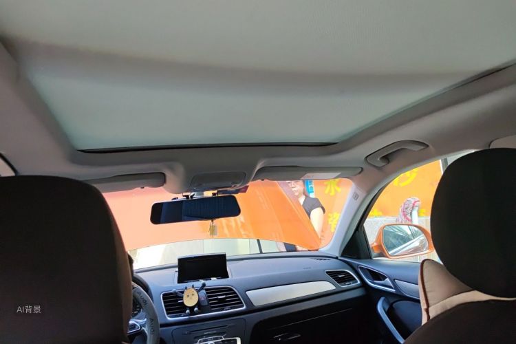 Audi Q3 2015 car image #20