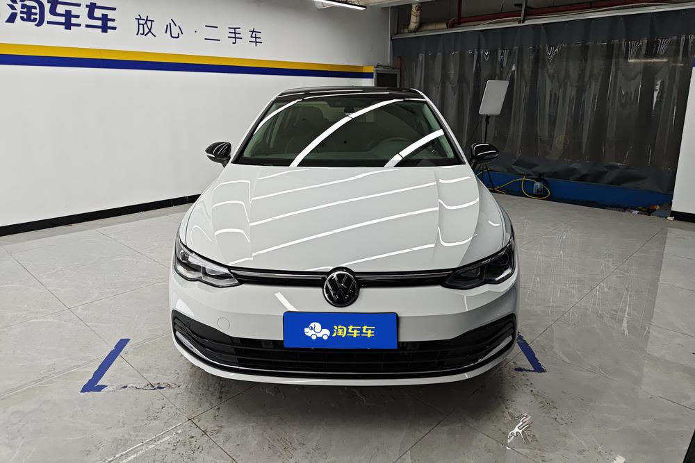 Volkswagen Golf 2024 car image #2