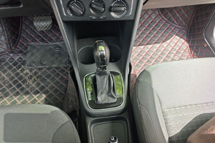 Volkswagen Polo 2016 #14 Volkswagen Polo 2016 car image #14