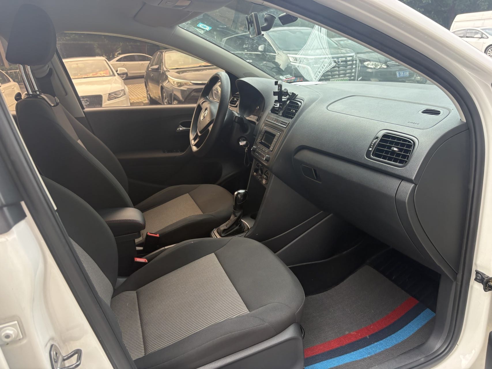 Volkswagen Polo 2017 #9 Volkswagen Polo 2017 car image #9