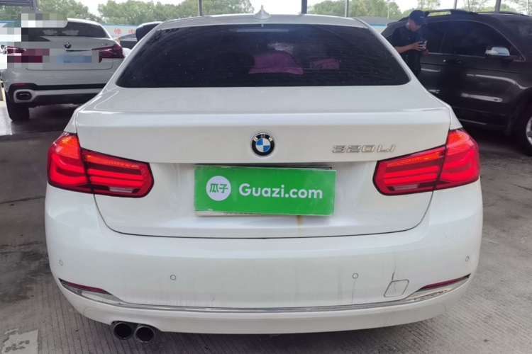 BMW 3 Series 2017 #4 BMW 3 Series 2017 car image #4
