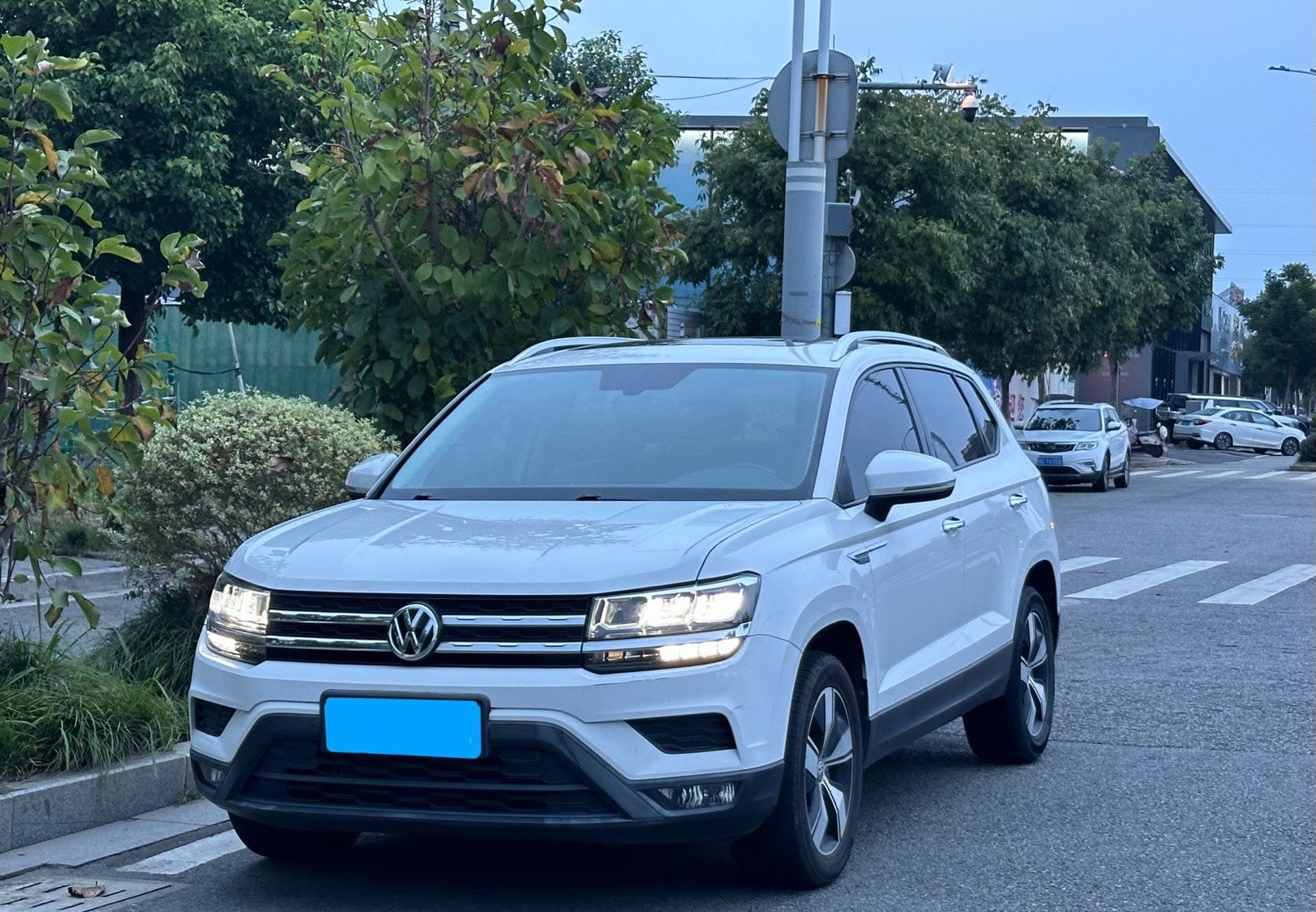 2020 immagine di auto 