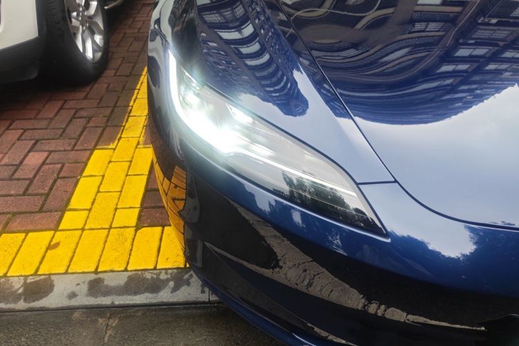 Tesla Model 3 2026 car image #8