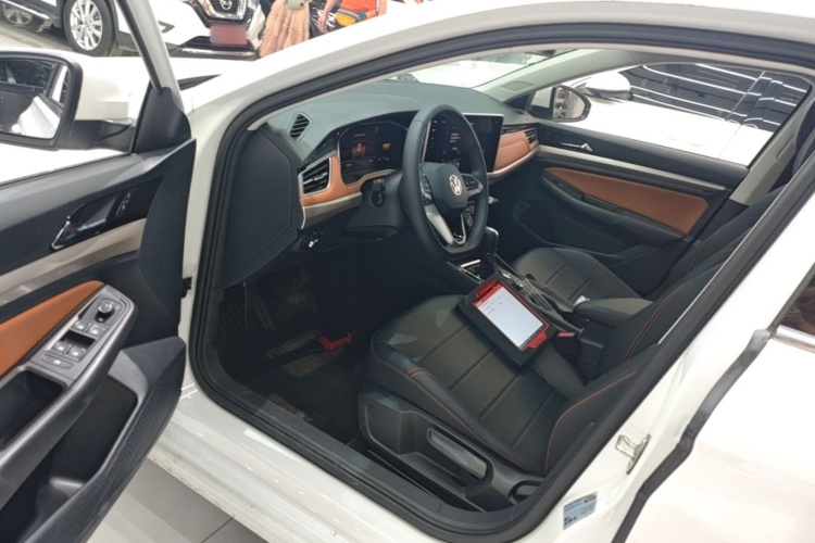 Volkswagen Bora 2024 car image #16