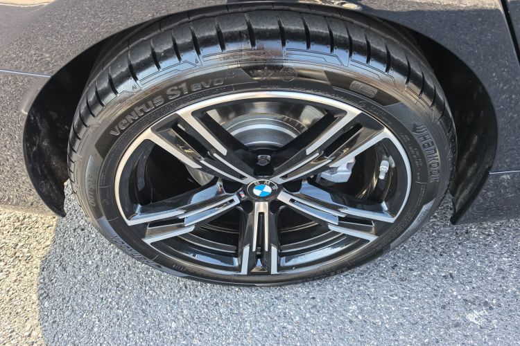 BMW 3 Series 2024 car image #11