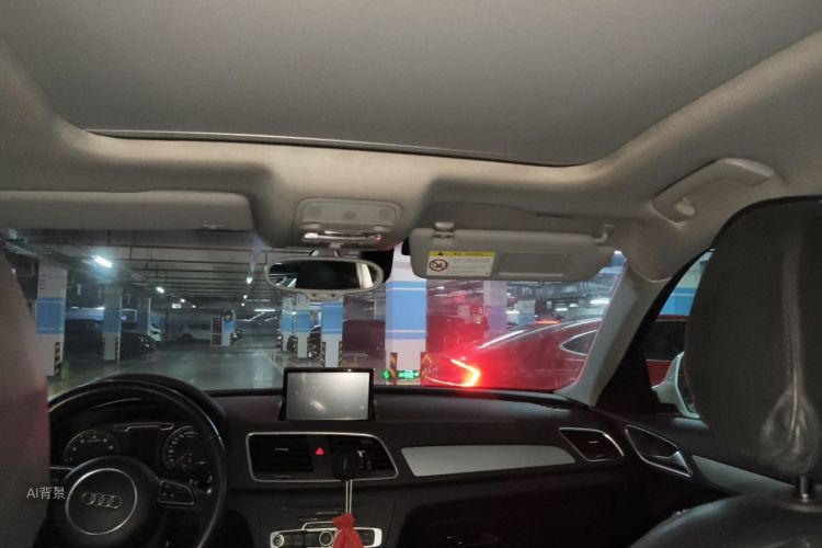 Audi Q3 2015 car image #20