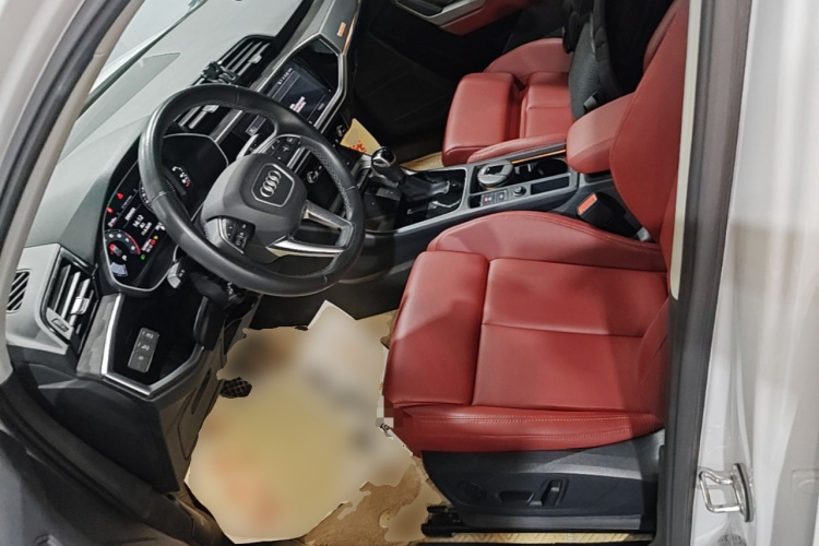 Audi Q3 2023 car image #15