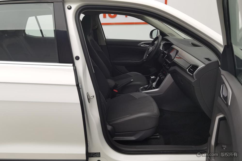 Volkswagen T-Cross 2020 #19 Volkswagen T-Cross 2020 car image #19
