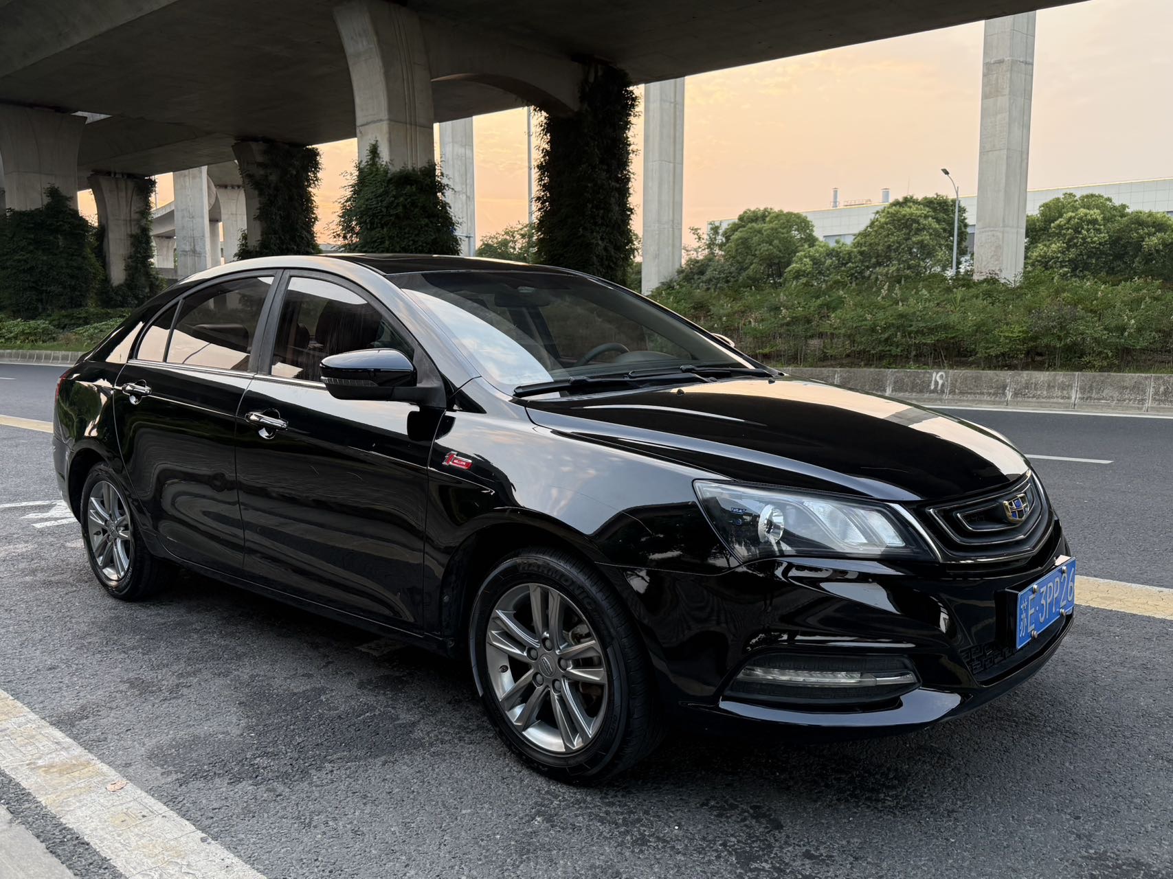 GEELY Emgrand 2017 immagine di auto #3