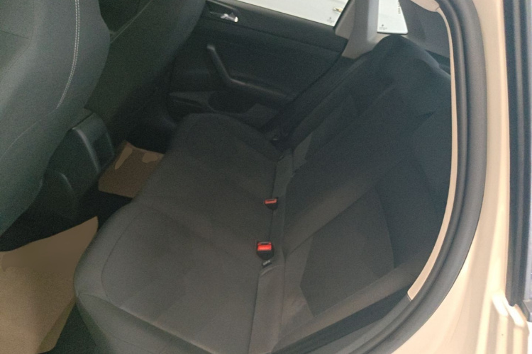 Volkswagen Polo 2022 car image #17