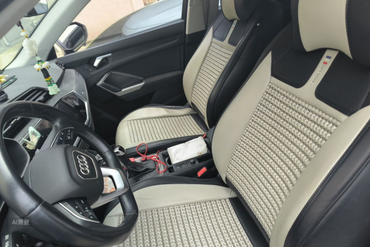 Audi Q3 2020 car image #17
