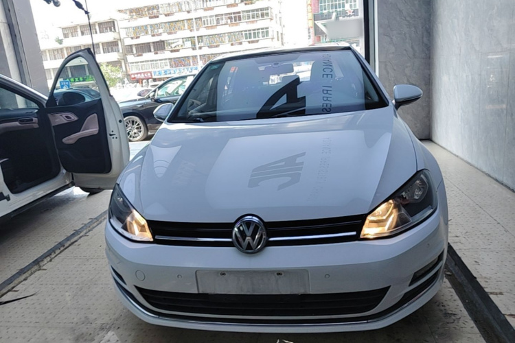 Volkswagen Golf 2016 car image #3