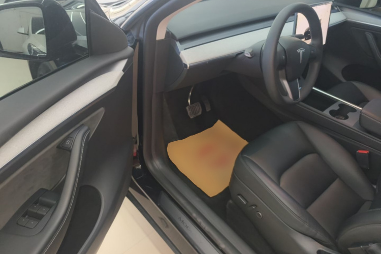 Tesla Model Y 2023 #16 Tesla Model Y 2023 car image #16