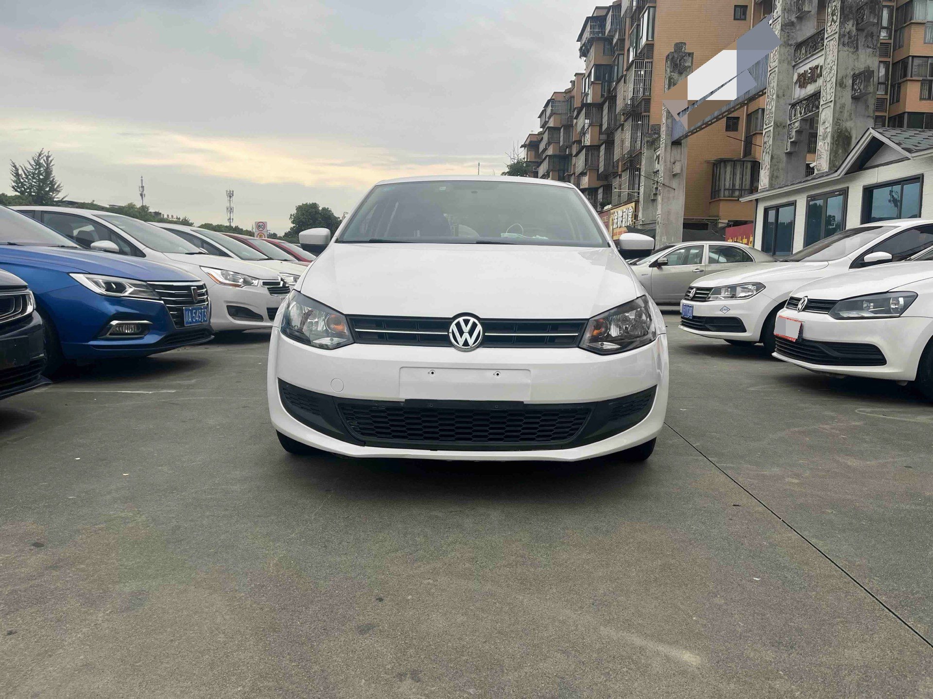 Volkswagen Polo 2012 car image #2