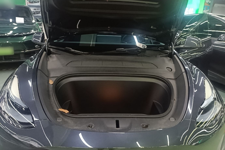 Tesla Model Y 2024 #20 Tesla Model Y 2024 car image #20