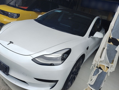 Tesla Model 3 2020 car image 